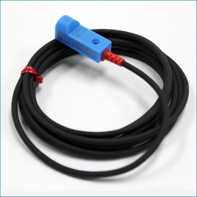 Συνεχές ρεύμα 12V-24V, 3 καλώδια, οριζόντια εγγύτητα 4mm αυτεπαγωγής αισθητήρας ανιχνευτών μετάλλων με το CE .jpg